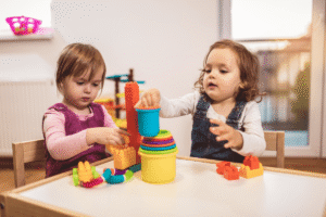 El joc no estructurat a l'etapa dels 2 als 6 anys: Mini mons i peces soltes per afavorir l'aprenentatge actiu