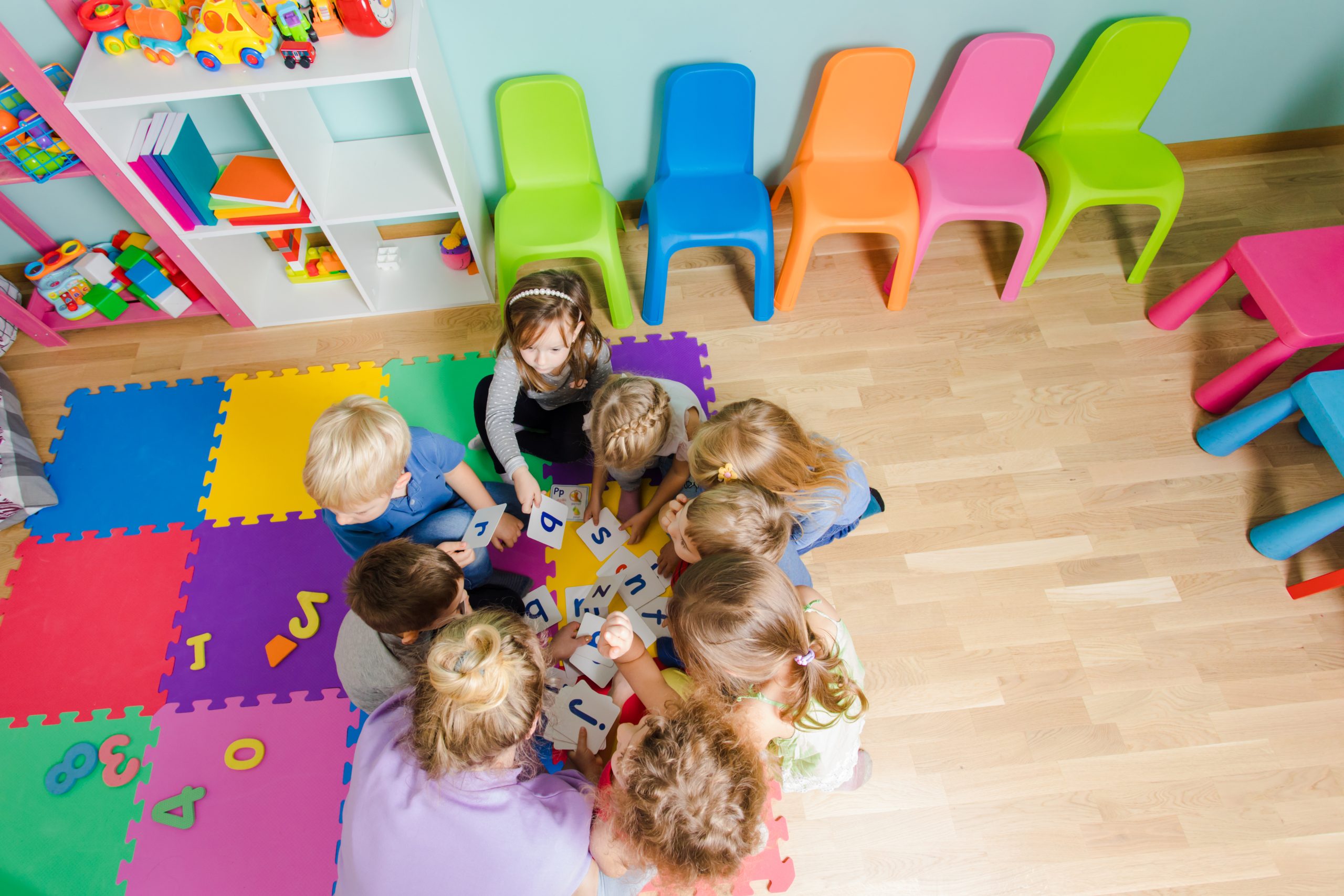 Una nova mirada cap als infants de 0 a 6 anys. Les noves generacions i l'educació respectuosa